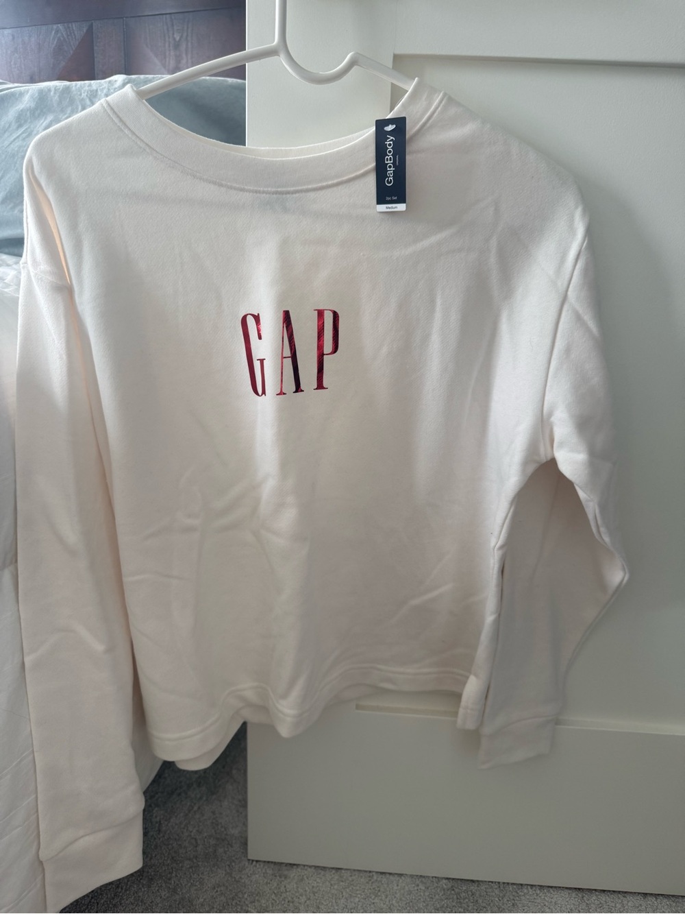 GAP White Crewneck with Burgundy Logo